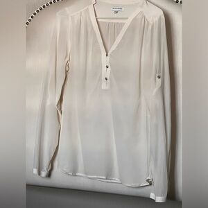 Banana Republic off white silk  Long Sleeve Blouse v neck